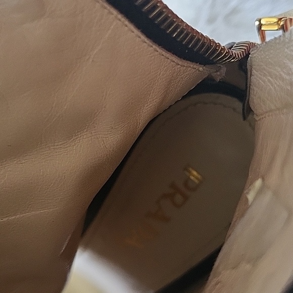 Beautiful PRADA SHOES BLACK COLOR SIZE 7 - Picture 3 of 4